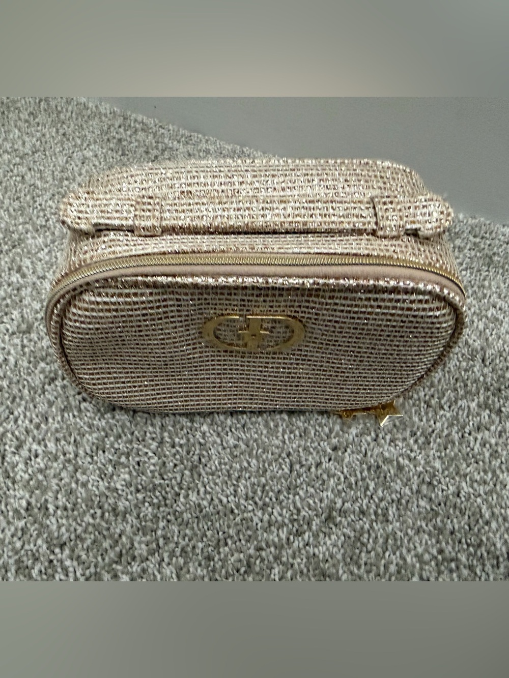 Dior beauty limited edition cosmetic bag - Picture 7 of 16